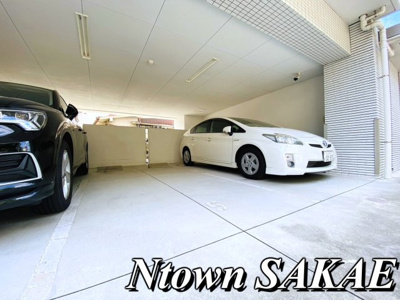 【駐車場】 | ヒルサイドコート | 駐車場があるので、車を買う予定の方も安心です