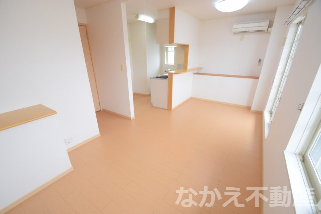 【居間・リビング】 | こちらの居間で趣味の時間をお楽しみください
