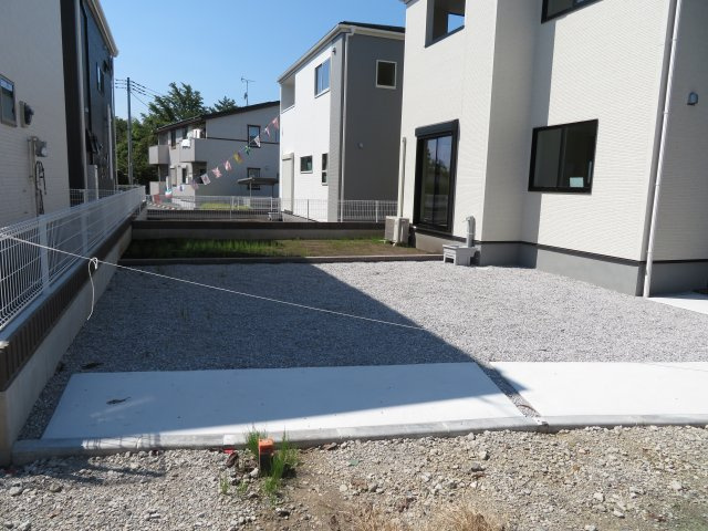 高崎市吉井町塩川（全4棟）2号棟の駐車場