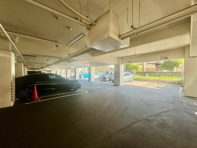 シャンティー塚本の駐車場|【駐車場】