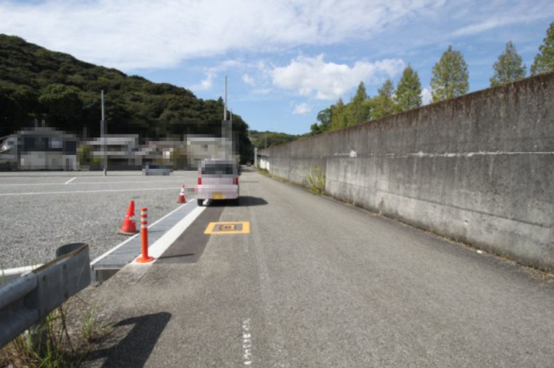 朝倉丙　3号地　建築条件付き　売土地（全14区画）の前面道路含む現地写真