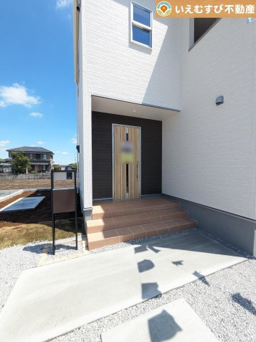 Livele Garden.S　鴻巣関新田のエントランス