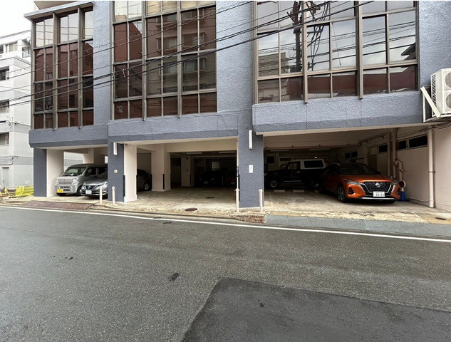 サンハイツ平尾の駐車場|サンハイツ平尾（1LDK）