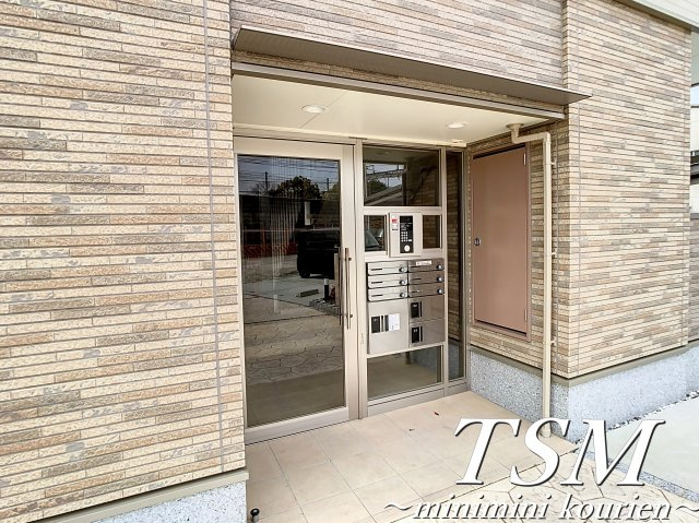 レジデンス香里のエントランス