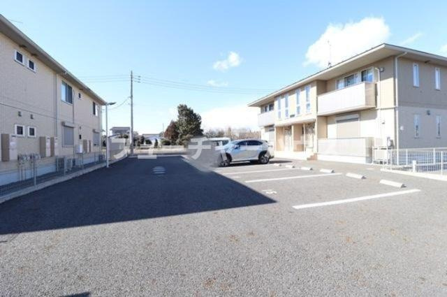 スカイブルー　Ｉの駐車場