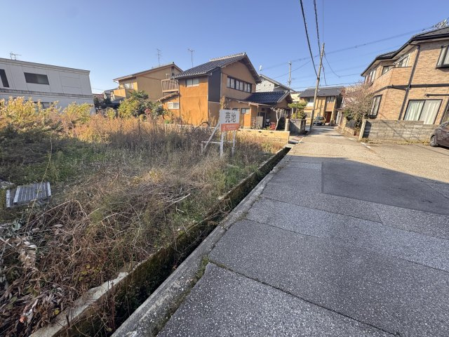 金沢市本多町2丁目【売地】の前面道路含む現地写真