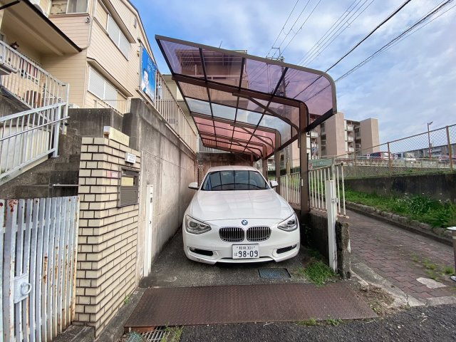あかしあ台戸建の駐車場