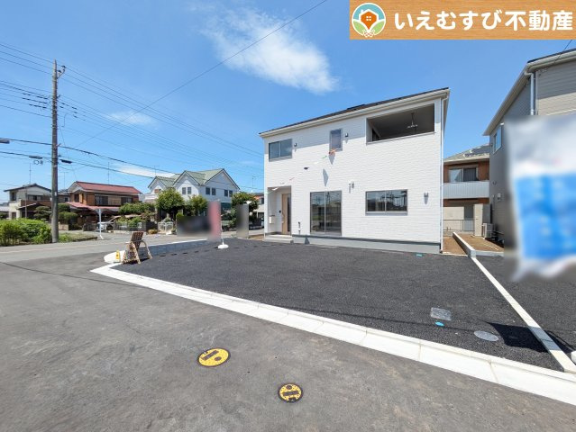 Cradle garden　深谷市萱場第6の駐車場|2台駐車可能なスペース完備
しっかり舗装してある駐車スペースで天気が悪く足元が悪い日でも乗り降りしやすい♪