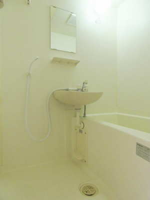 【浴室】 | PRIMA CLASSE天神 | 別号室の写真になります。現況優先。