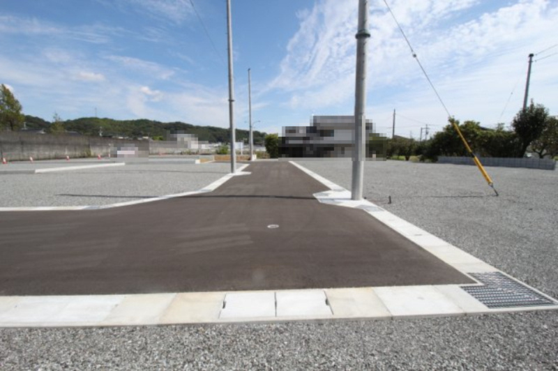 朝倉丙　5号地　建築条件付き　売土地（全14区画）の前面道路含む現地写真