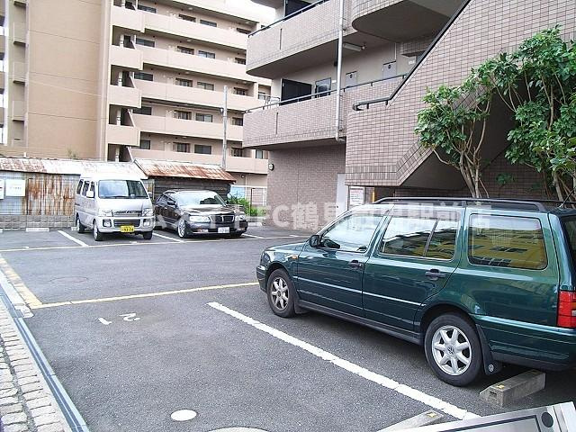 アルカンシェルの駐車場