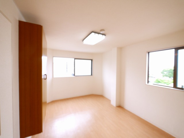 スコッチテリア三条の内装