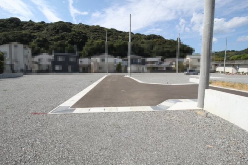 朝倉丙　9号地　建築条件付き　売土地（全14区画）の前面道路含む現地写真