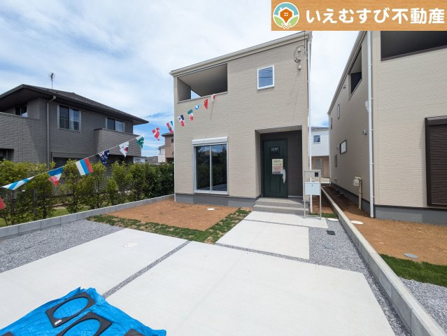 Livele Garden.S　鴻巣明用の外観|【完成済み】ナチュラルな色合いで飽きのこない外観！
ゆっくりご内覧いただけますのでぜひ一度現地をご覧ください！夢が膨らみます♪