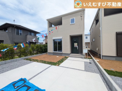 【外観】 | Livele Garden.S　鴻巣明用 | 【完成済み】ナチュラルな色合いで飽きのこない外観！
ゆっくりご内覧いただけますのでぜひ一度現地をご覧ください！夢が膨らみます♪