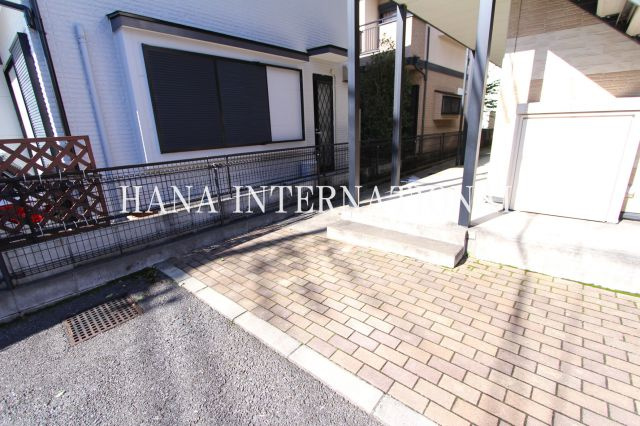 レオパレス創のエントランス
