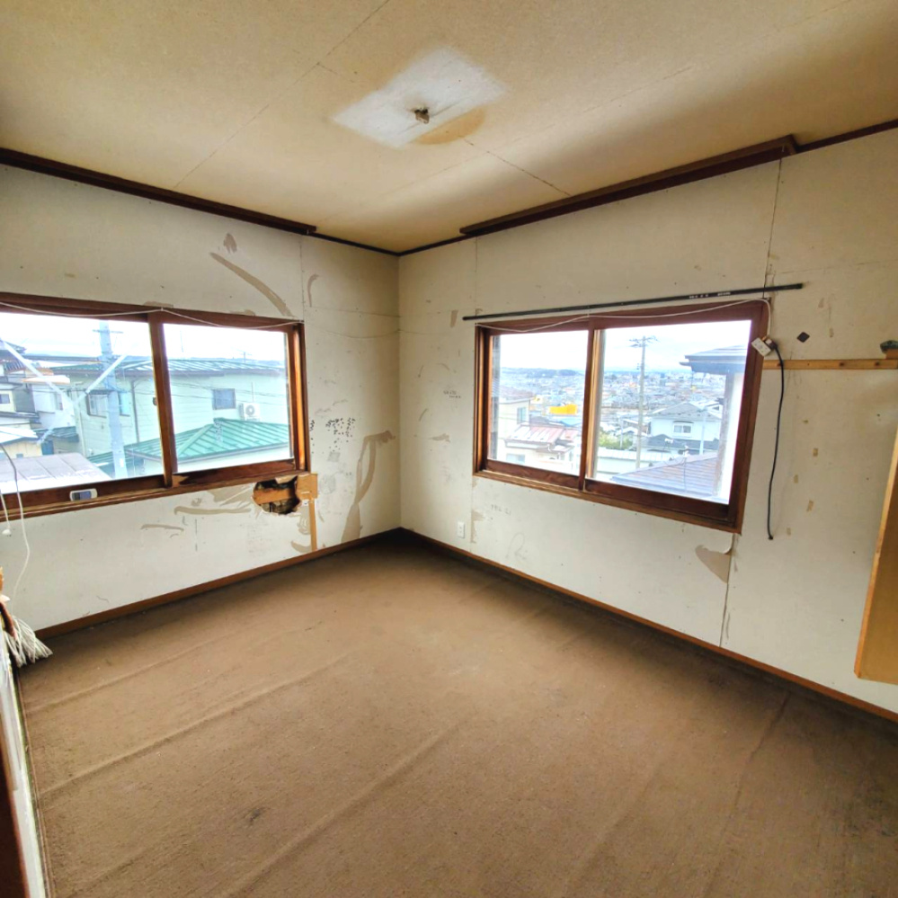 八戸市大字新井田字塩入の洋室