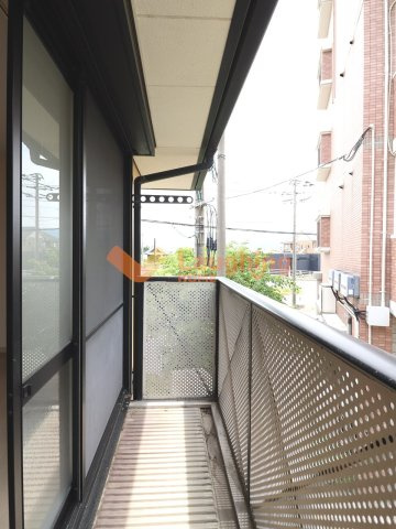 ミーツハオスK　C棟のバルコニー|暖かな日差しのふりそそぐバルコニー