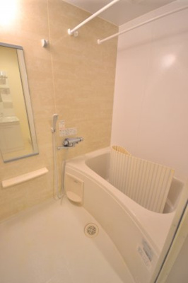 【浴室】 | ヤマウロコＷＥＳＴ | ★浴室乾燥機能付き♪アクセントパネルが綺麗です。