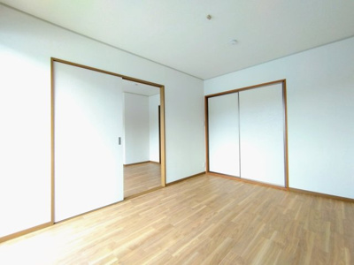 【洋室】 | プリシェール金屋