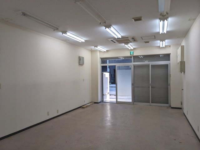 千代田区岩本町３丁目の店舗事務所の内装