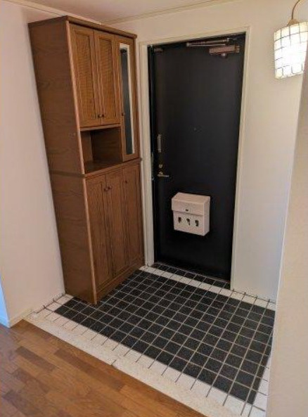 ラフィーヌ芦屋の玄関|下駄箱あり