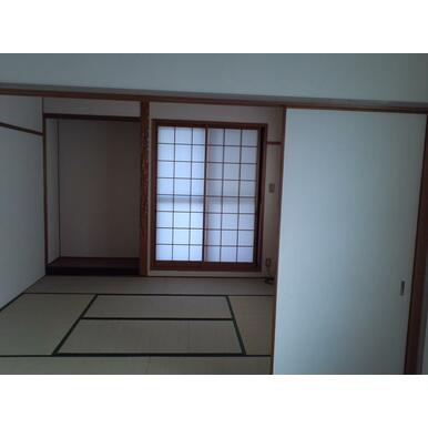メリーパーク山手の居間・リビング