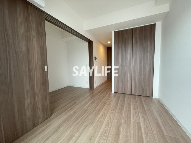 ワールドアイ大阪城EASTアドバンスの居間・リビング