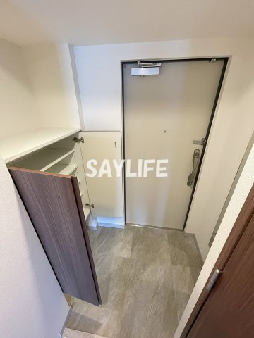 ワールドアイ大阪城EASTアドバンスの玄関