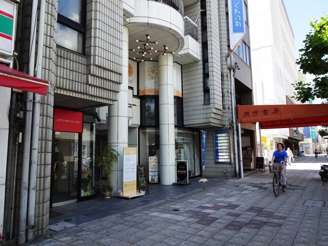 本町通 サンアベニューのエントランス