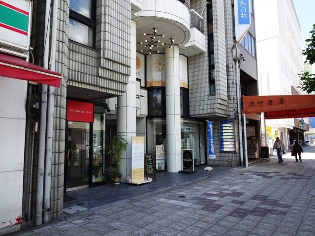 本町通 サンアベニューのエントランス