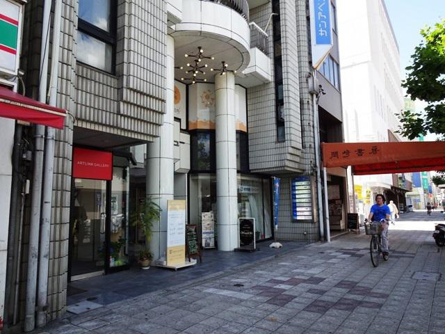 本町通 サンアベニューのエントランス