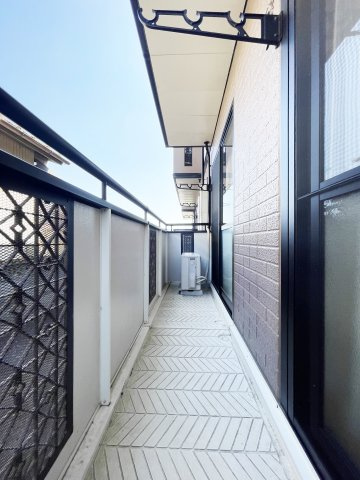 セジュール国府のバルコニー