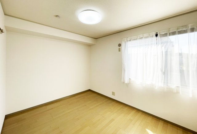 セジュール国府の居間・リビング