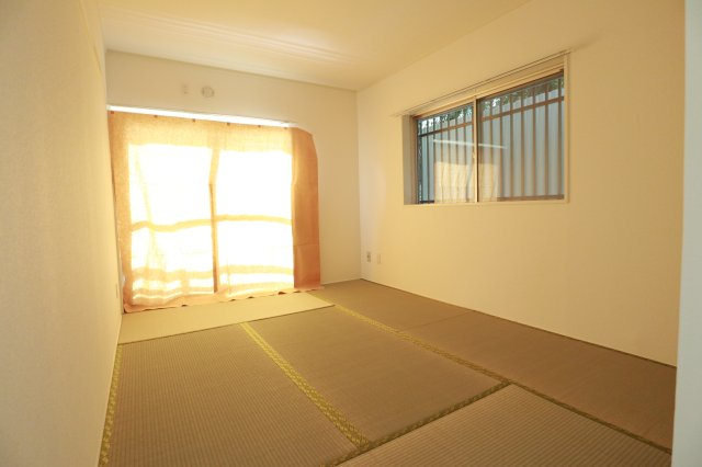 メゾンエスポアールの和室