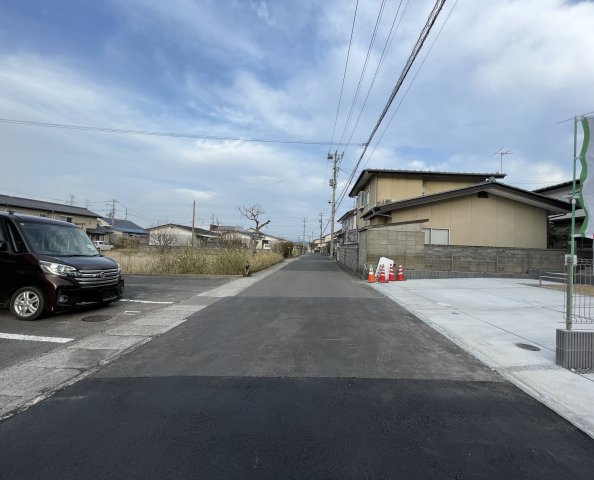 福島市笹谷二本松　Blooming Garden　全2棟の前面道路含む現地写真