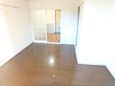 【洋室7帖】　南東向きの明るいお部屋★