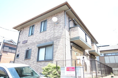 中田駅徒歩4分のテラスハウスです。