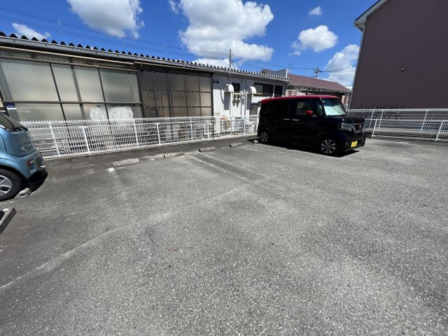 フラン・ブリーズの駐車場