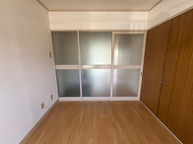 八丈岩マンションの子供部屋