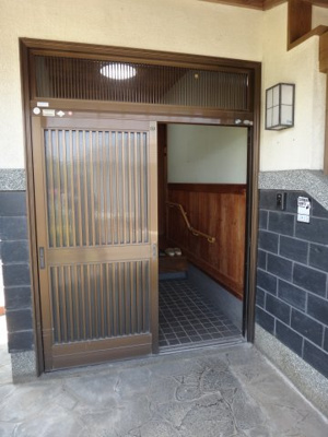 【玄関】 | 玉名市築地　中古住宅 | 落ち着いた玄関です