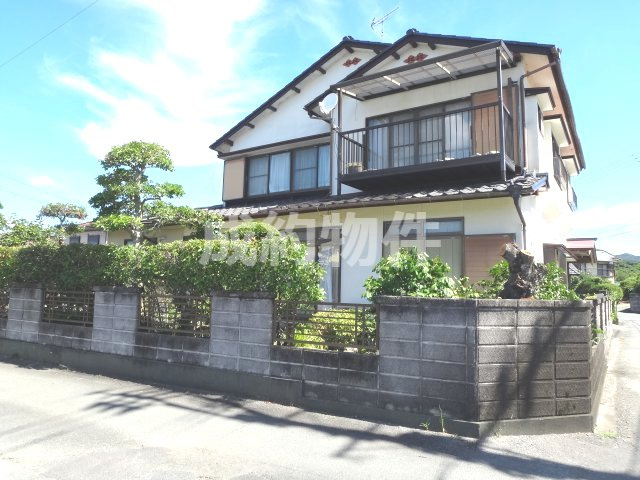 玉名市築地　中古住宅の外観|落ち着いた雰囲気の外観です