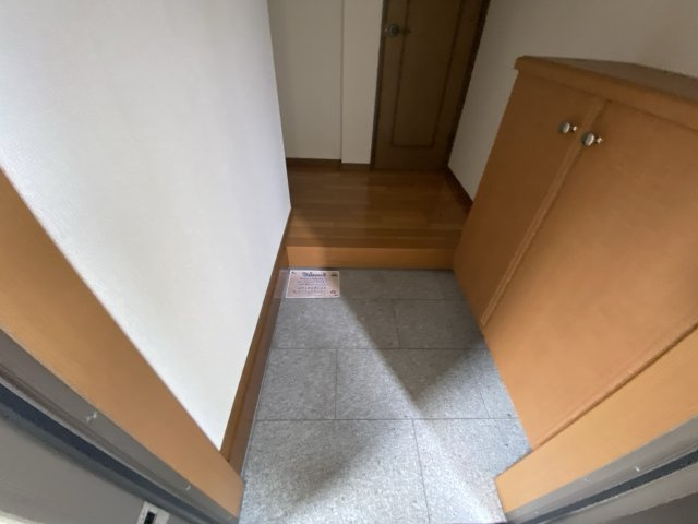 NKハイツの玄関