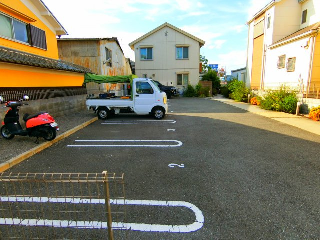 アマービレ泉ヶ丘の駐車場