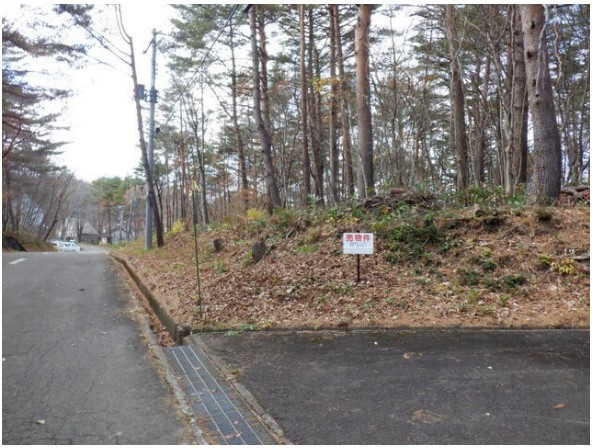 住宅用地　福島市在庭坂字中ノ堂の前面道路含む現地写真