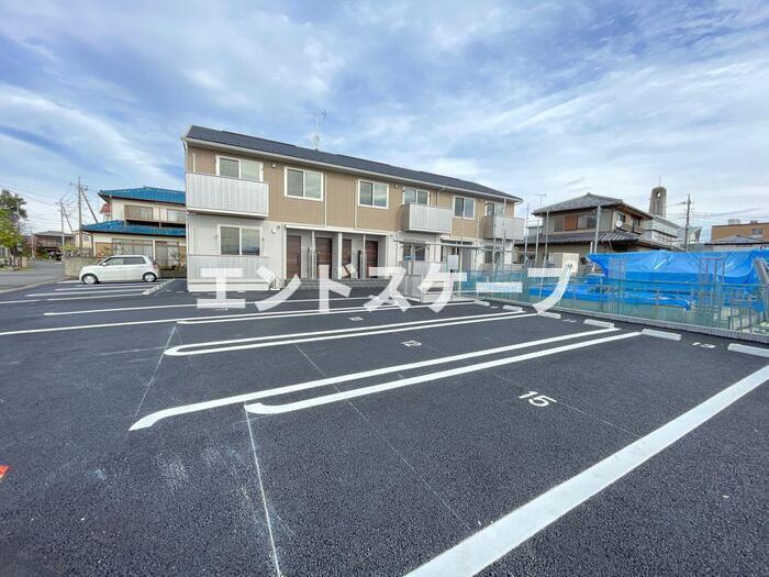 ローズAの駐車場|高崎、前橋、伊勢崎エリアのお部屋探しはエンドスケープまで！お客様の理想お聞かせ下さい♪