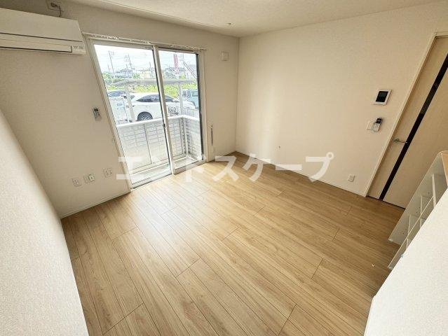 ローズAの居間・リビング|高崎、前橋、伊勢崎エリアのお部屋探しはエンドスケープまで！お客様の理想お聞かせ下さい♪