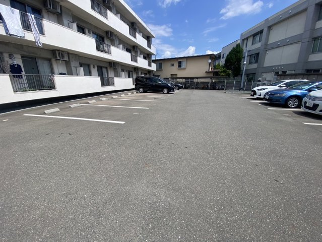 オルポワールの駐車場