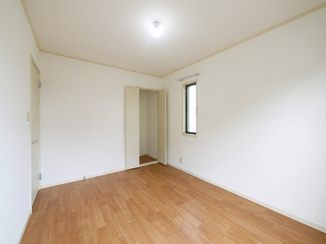 サンメゾネットの寝室|使い勝手のいい寝室です