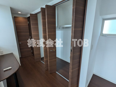 【収納】 | 世田谷区上北沢５丁目　貸戸建て | リビング33.6帖　収納